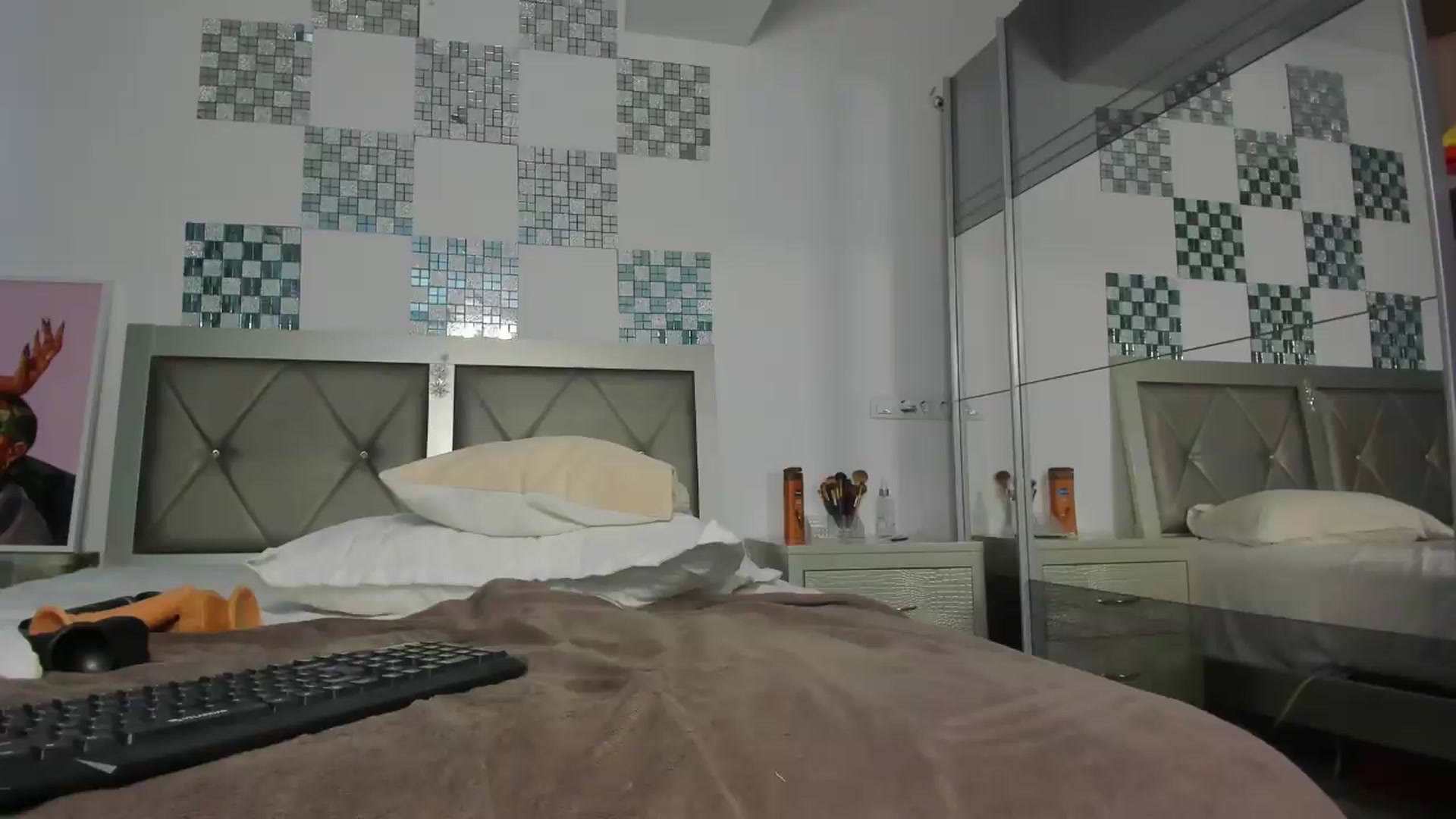 Gallery image thumbnail from Bo0ty_queen_'s myfreecams stream on, 08/10/2026, 10:41 image 1 of 20