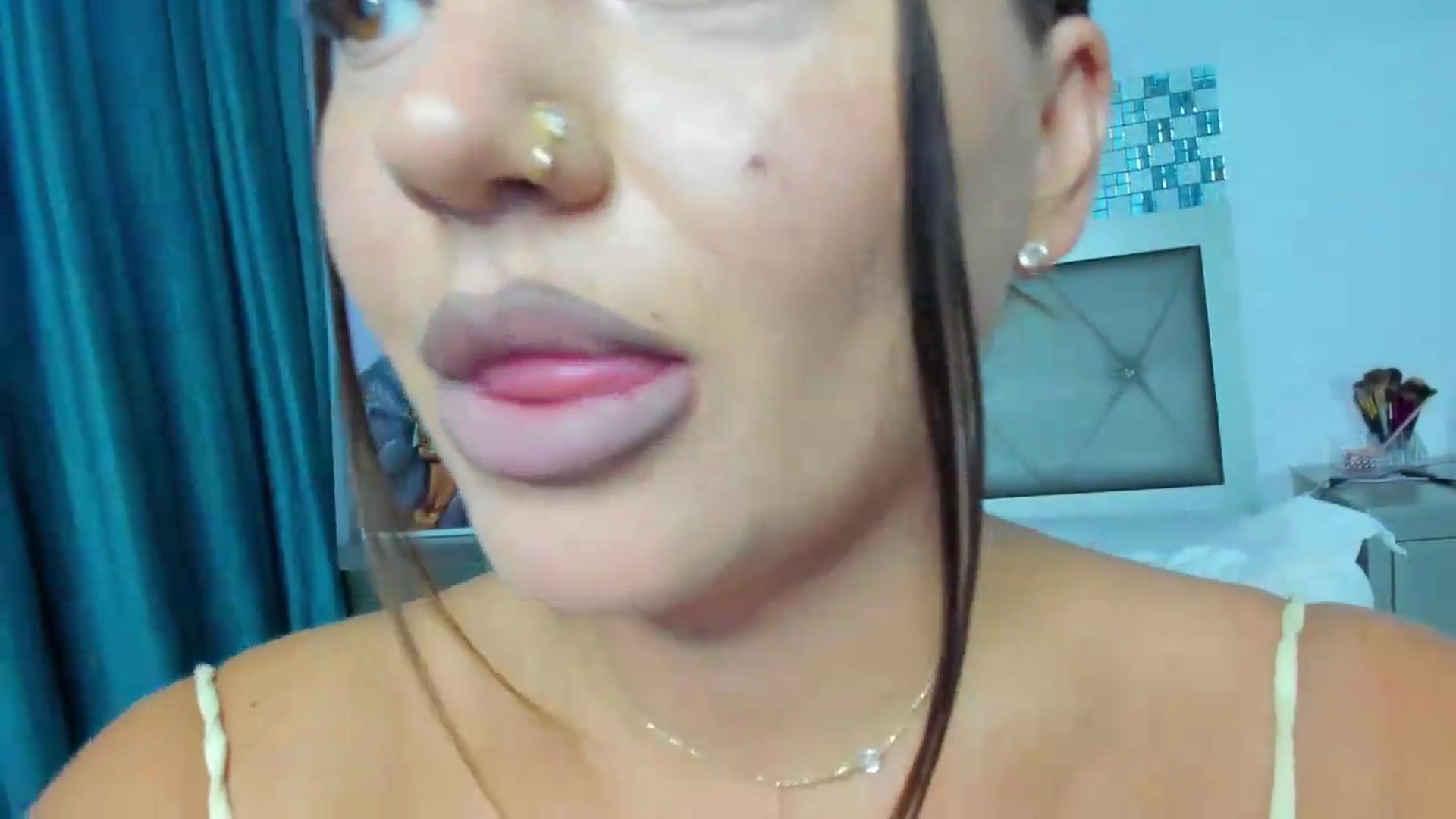 Gallery image thumbnail from Bo0ty_queen_'s myfreecams stream on, 08/15/2026, 11:25 image 12 of 20
