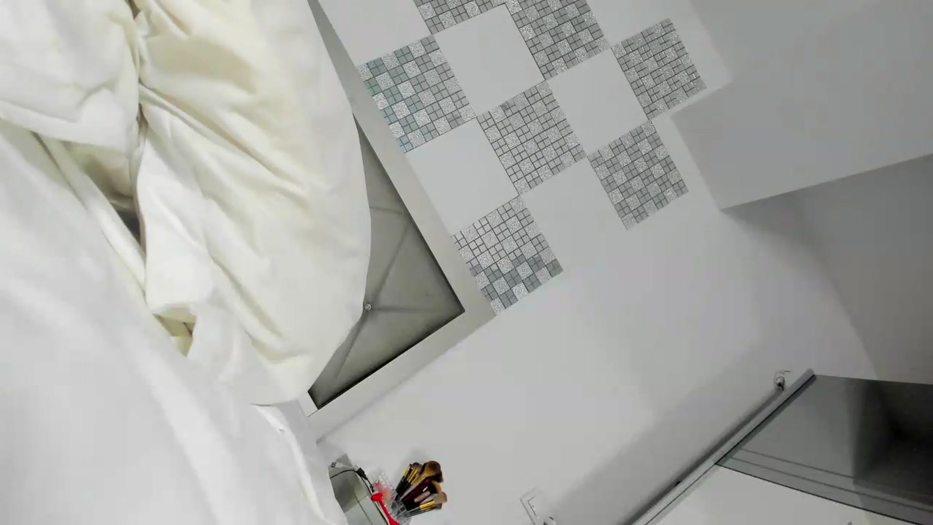 Gallery image thumbnail from Bo0ty_queen_'s myfreecams stream on, 08/19/2026, 13:27 image 3 of 20