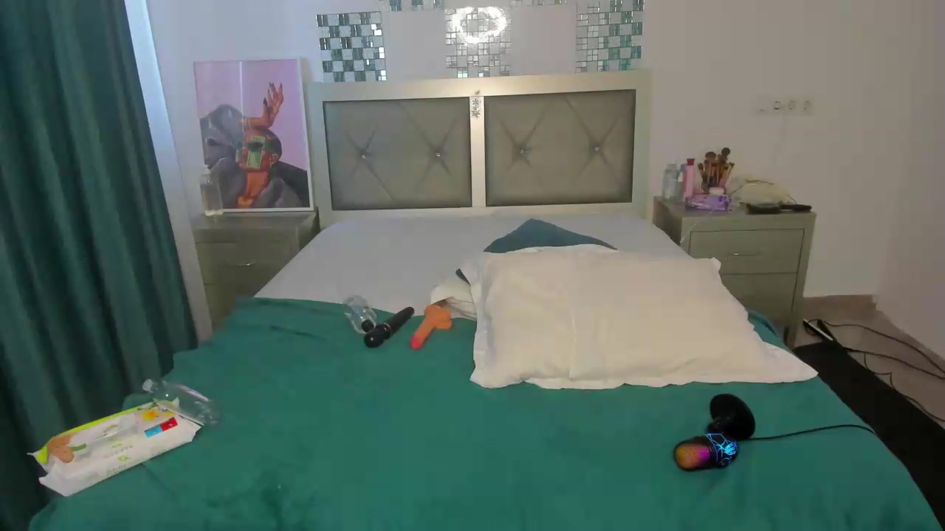 Gallery image thumbnail from Bo0ty_queen_'s myfreecams stream on, 09/21/2026, 11:48 image 11 of 20