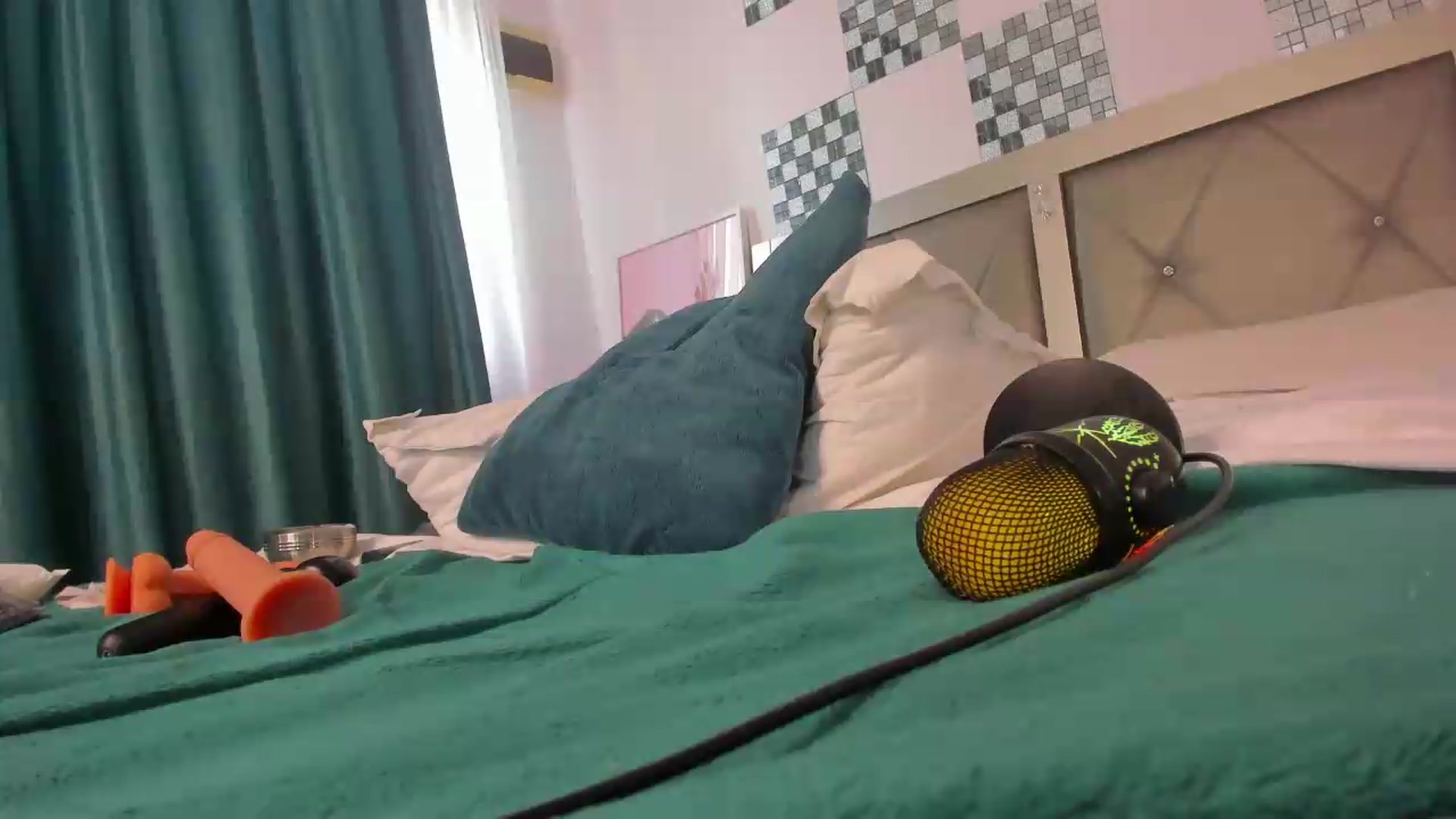 Gallery image thumbnail from Bo0ty_queen_'s myfreecams stream on, 09/23/2026, 12:07 image 4 of 20