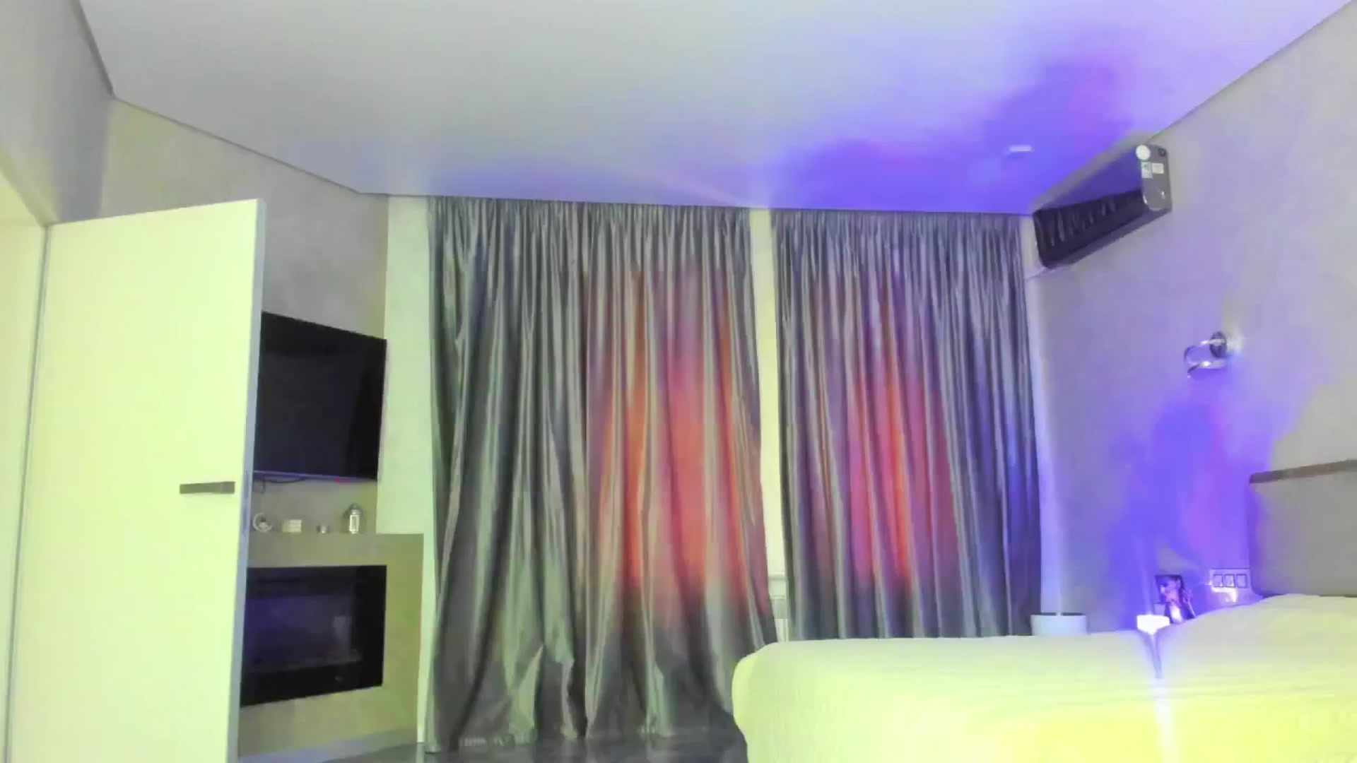 Gallery image thumbnail from BombK_'s myfreecams stream on, 05/17/2025, 12:01 image 3 of 20