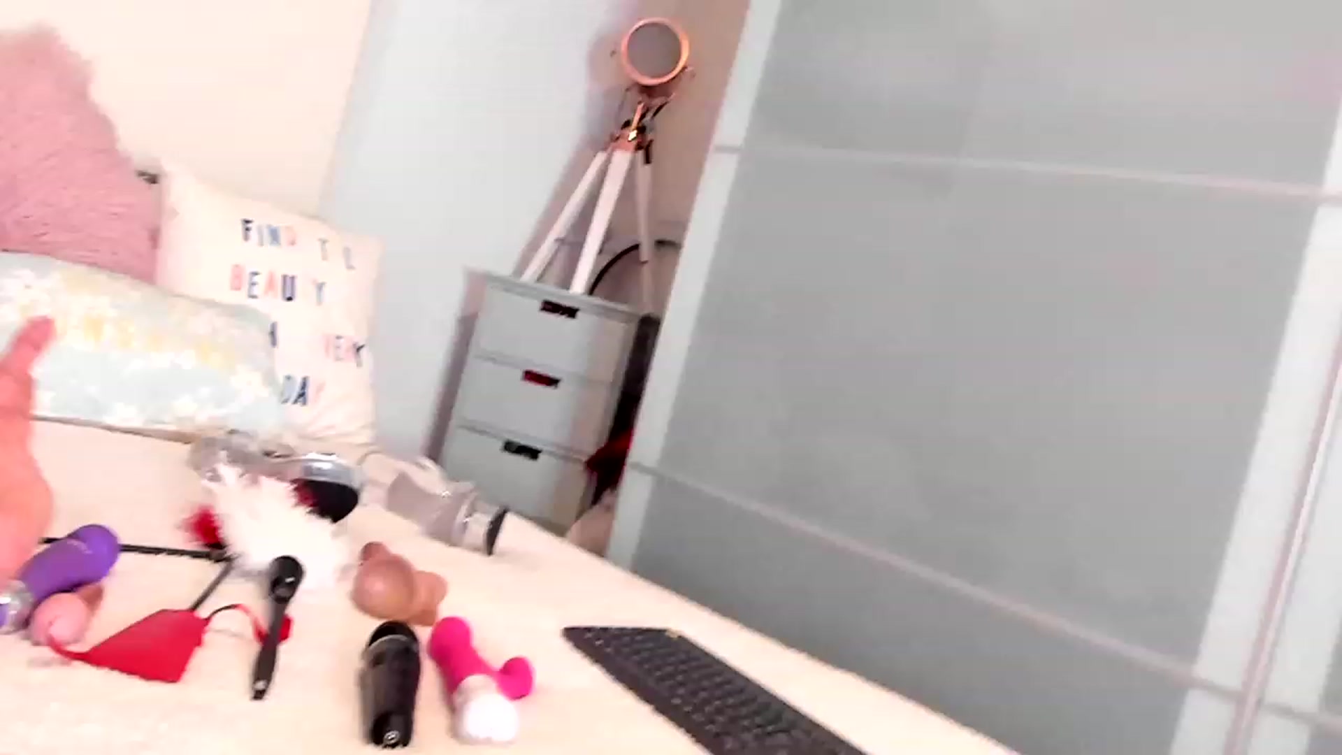 Gallery image thumbnail from Bomb_Ass's myfreecams stream on, 03/19/2023, 23:51 image 1 of 20