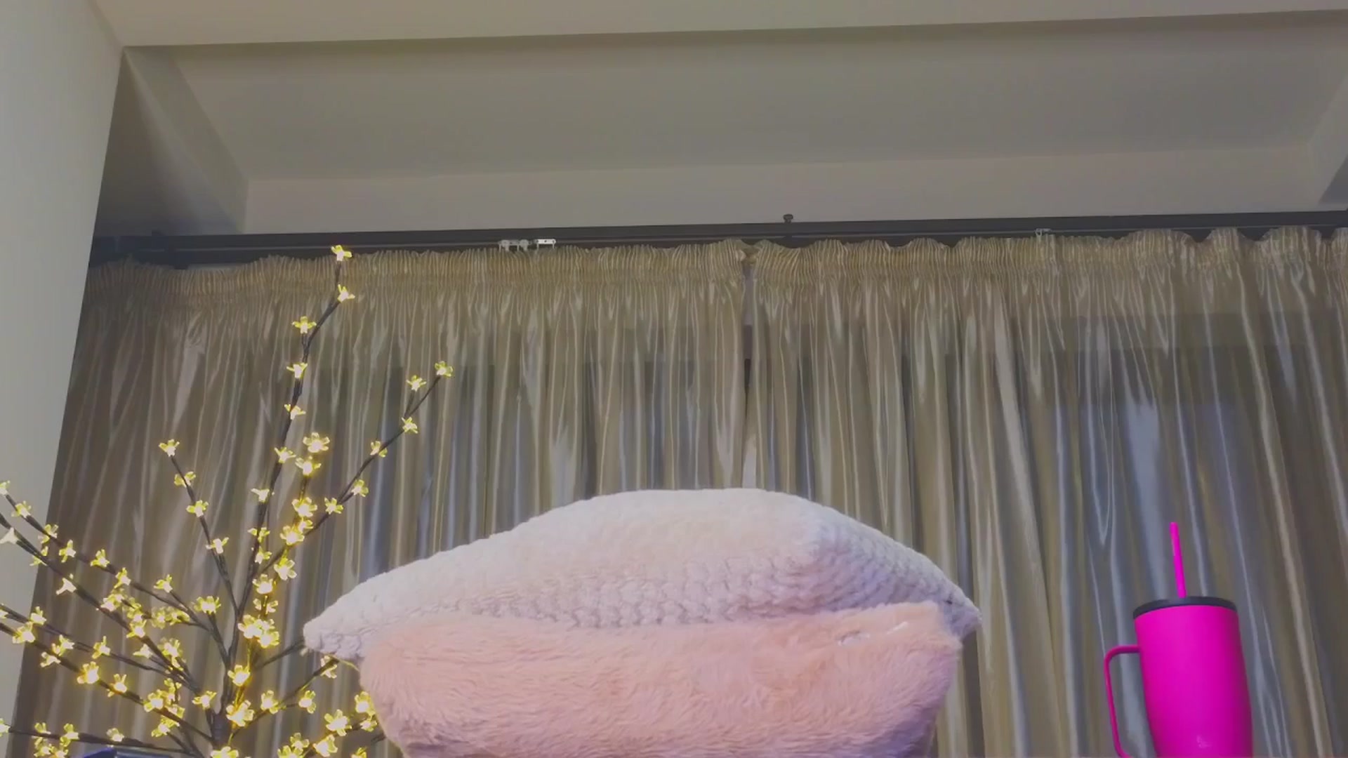 Gallery image thumbnail from Bomb_Ass's myfreecams stream on, 11/27/2024, 15:25 image 15 of 20