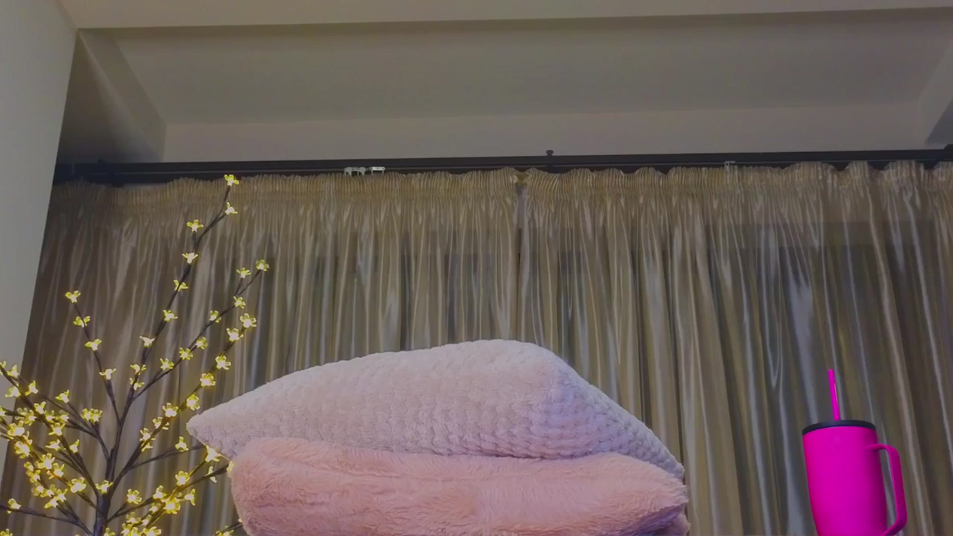 Gallery image thumbnail from Bomb_Ass's myfreecams stream on, 11/28/2024, 03:31 image 1 of 20