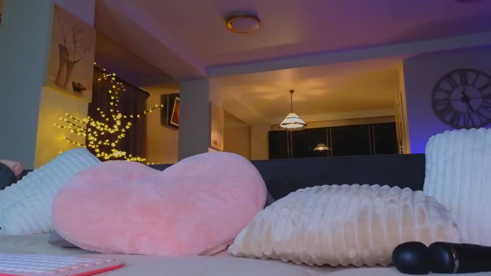 Gallery image thumbnail from Bomb_Ass's myfreecams stream on, 08/18/2026, 02:05 image 3 of 20