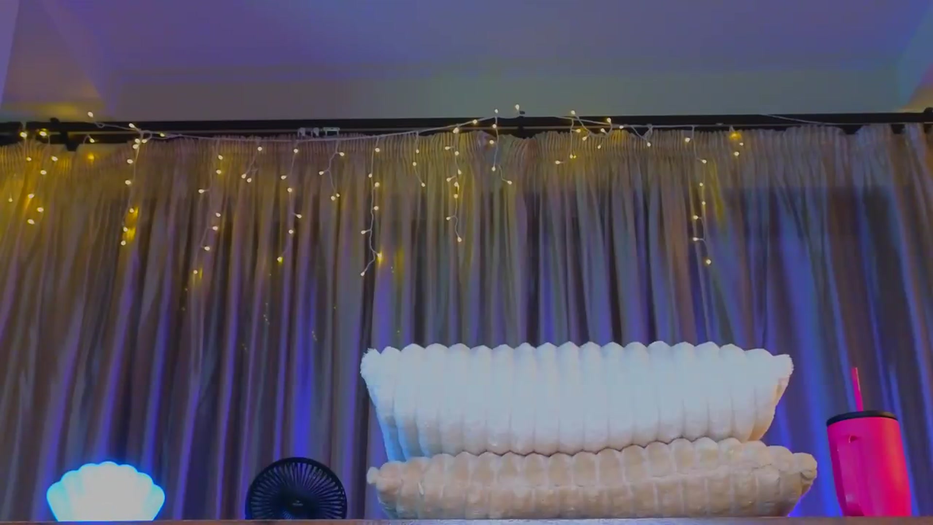 Gallery image thumbnail from Bomb_Ass's myfreecams stream on, 08/26/2026, 21:43 image 9 of 20