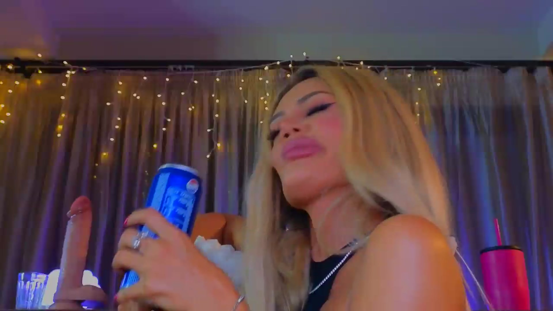 Gallery image thumbnail from Bomb_Ass's myfreecams stream on, 09/16/2026, 01:38 image 6 of 20