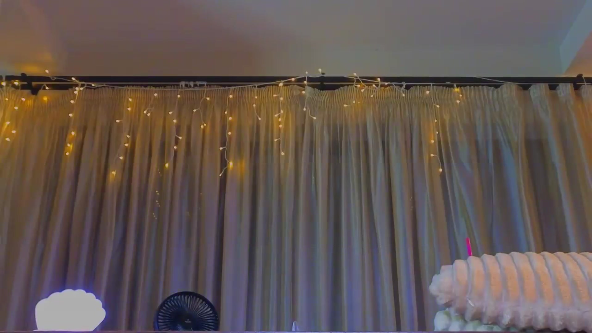 Gallery image thumbnail from Bomb_Ass's myfreecams stream on, 09/17/2026, 23:39 image 16 of 20