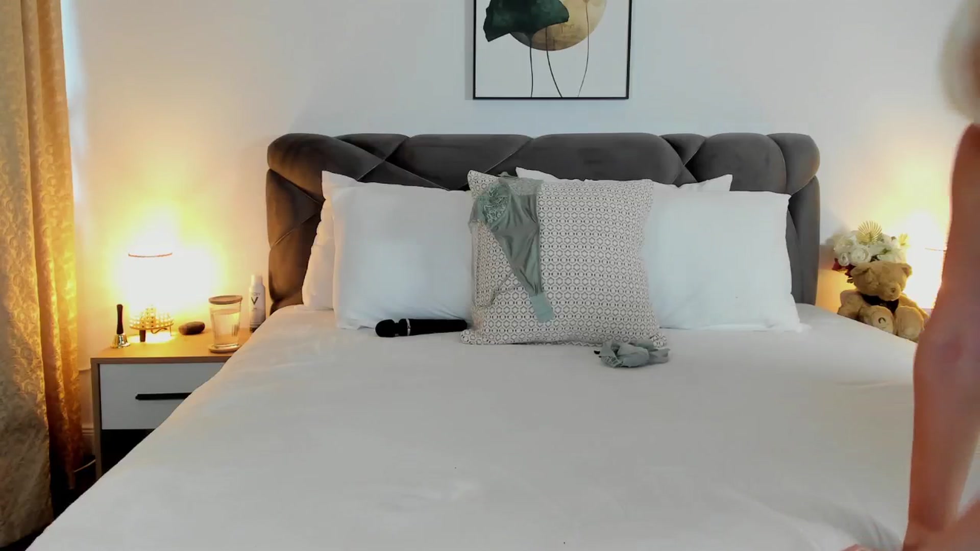 Gallery image thumbnail from Bombshell_Wow's myfreecams stream on, 05/20/2025, 17:08 image 19 of 20
