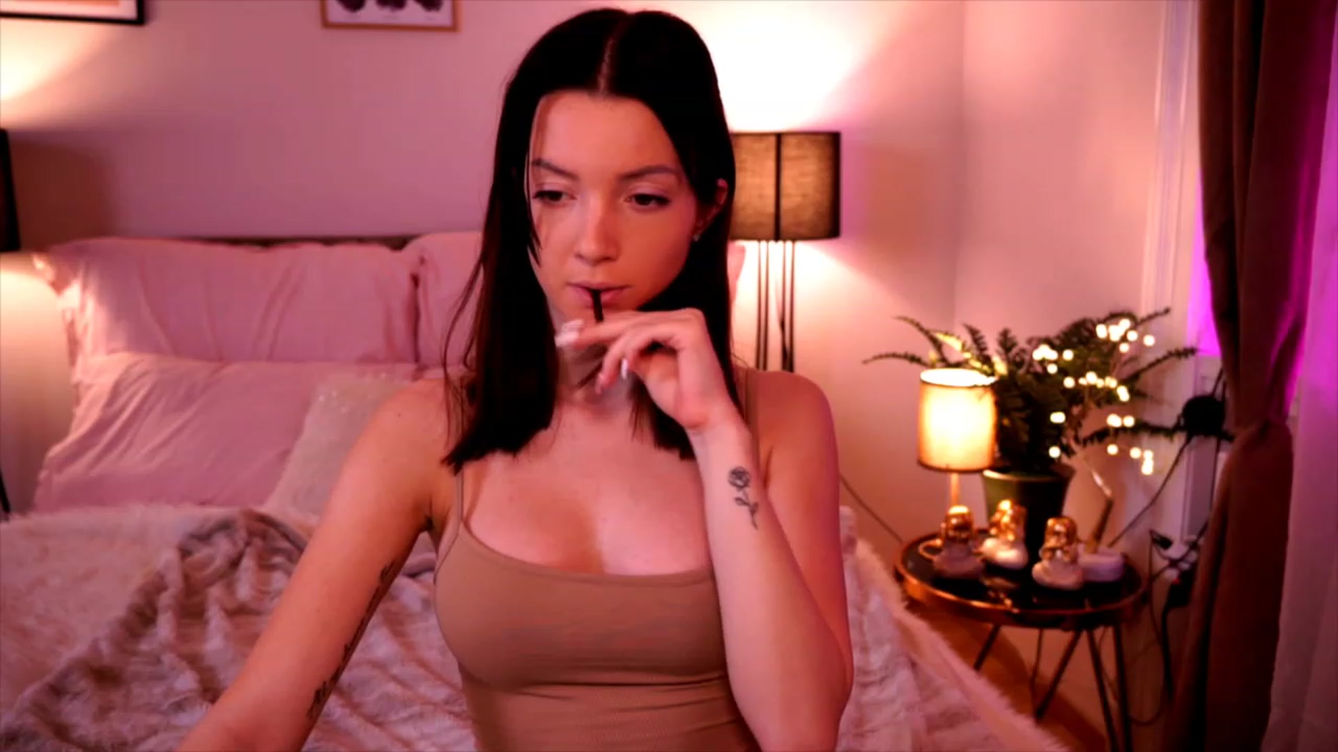 Gallery image thumbnail from Bon_bon_baby's myfreecams stream on, 11/17/2022, 14:28 image 20 of 20