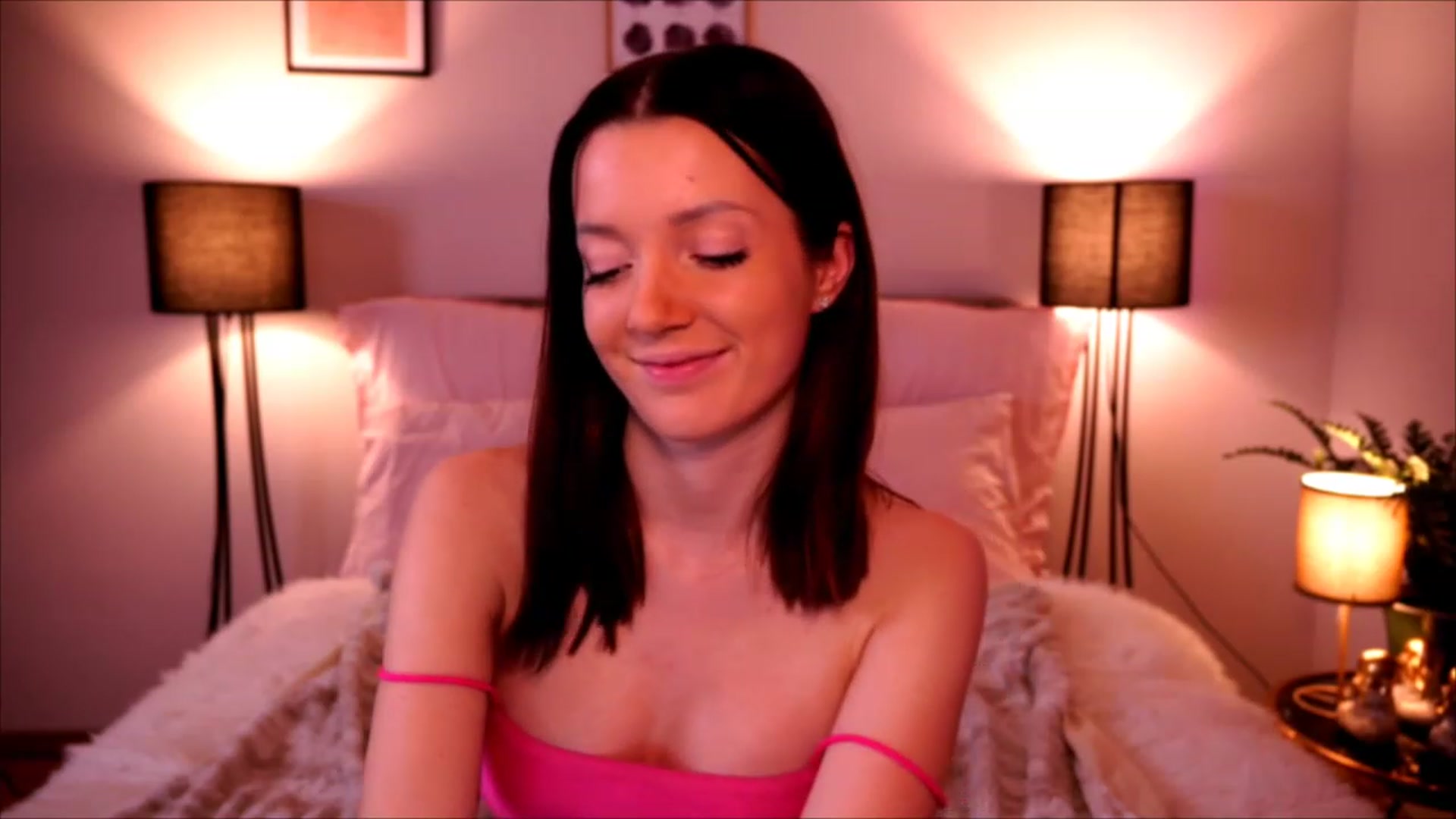 Gallery image thumbnail from Bon_bon_baby's myfreecams stream on, 11/20/2022, 21:40 image 9 of 20