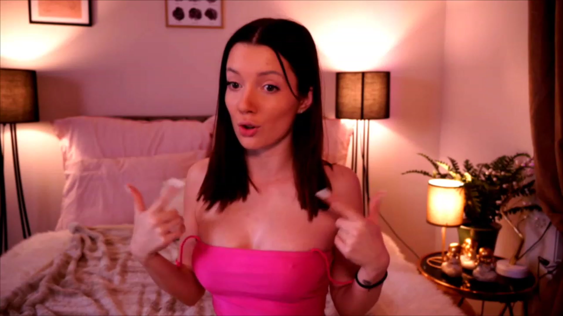 Gallery image thumbnail from Bon_bon_baby's myfreecams stream on, 11/20/2022, 21:40 image 8 of 20
