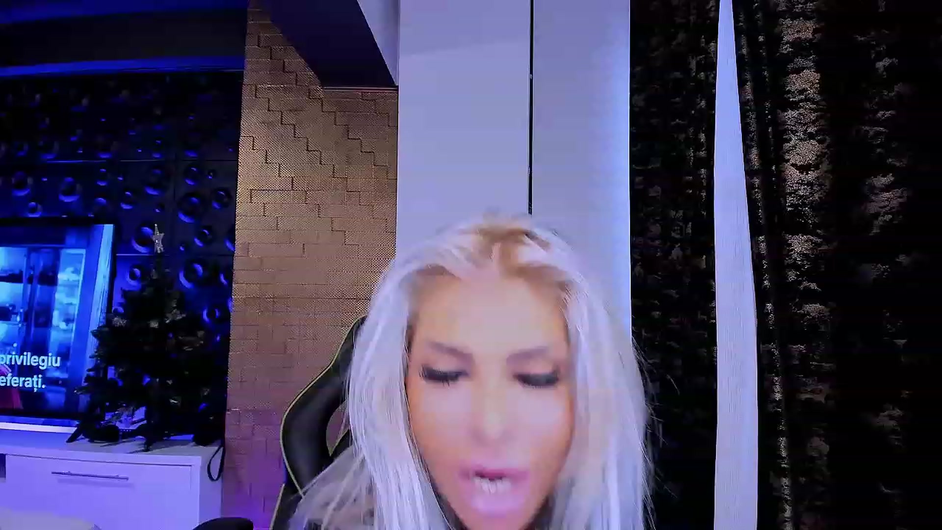Gallery image thumbnail from BondGirl007's myfreecams stream on, 12/09/2022, 07:00 image 3 of 20