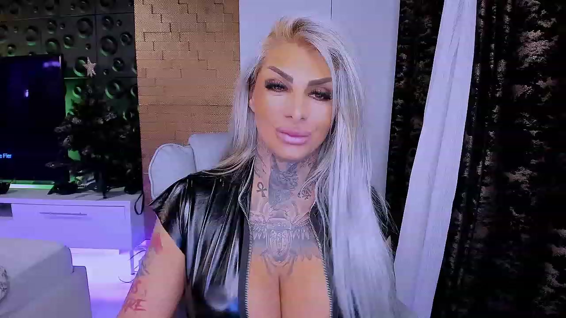 Gallery image thumbnail from BondGirl007's myfreecams stream on, 12/09/2022, 16:49 image 18 of 20