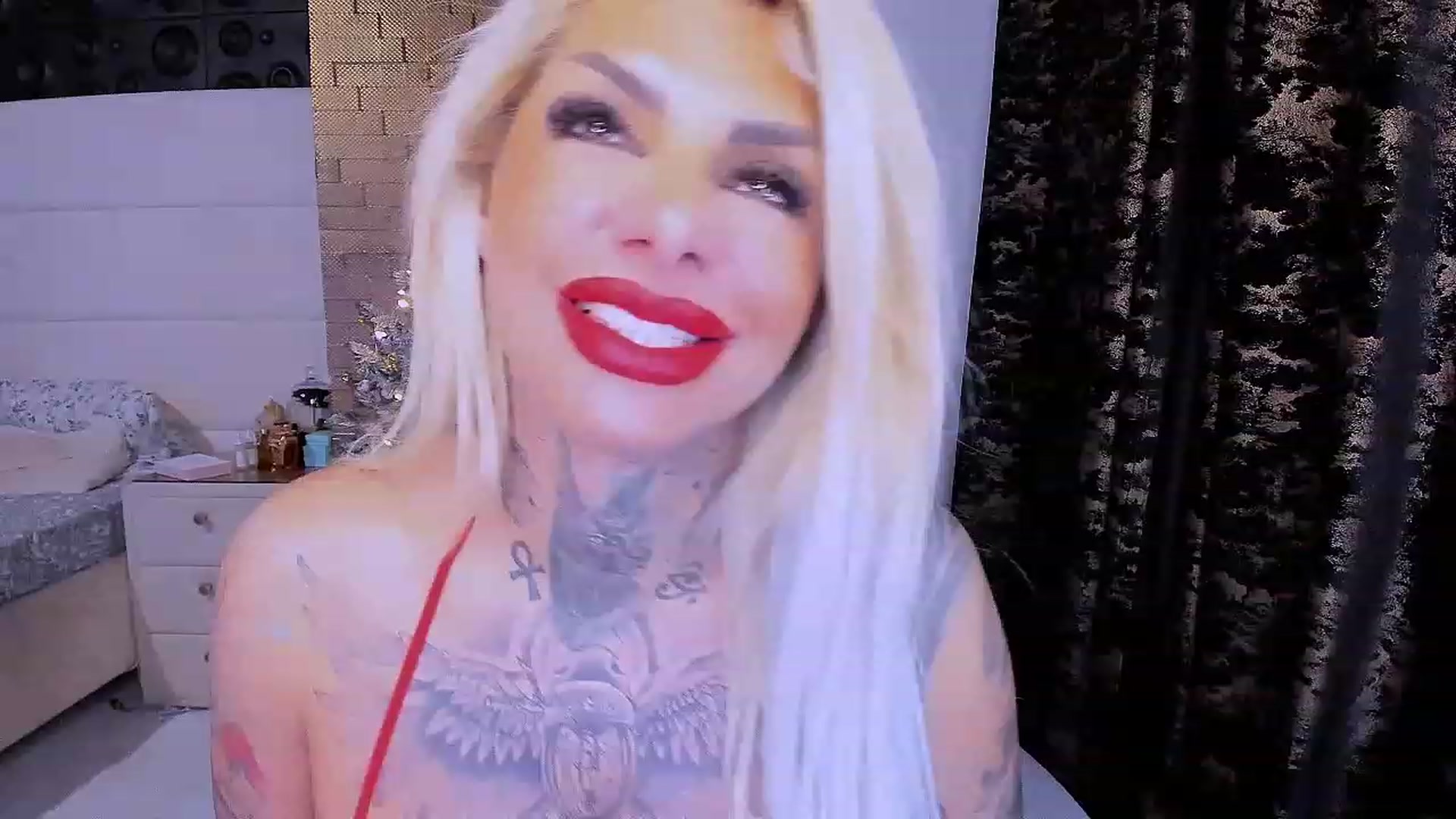 Gallery image thumbnail from BondGirl007's myfreecams stream on, 12/24/2022, 01:38 image 16 of 20