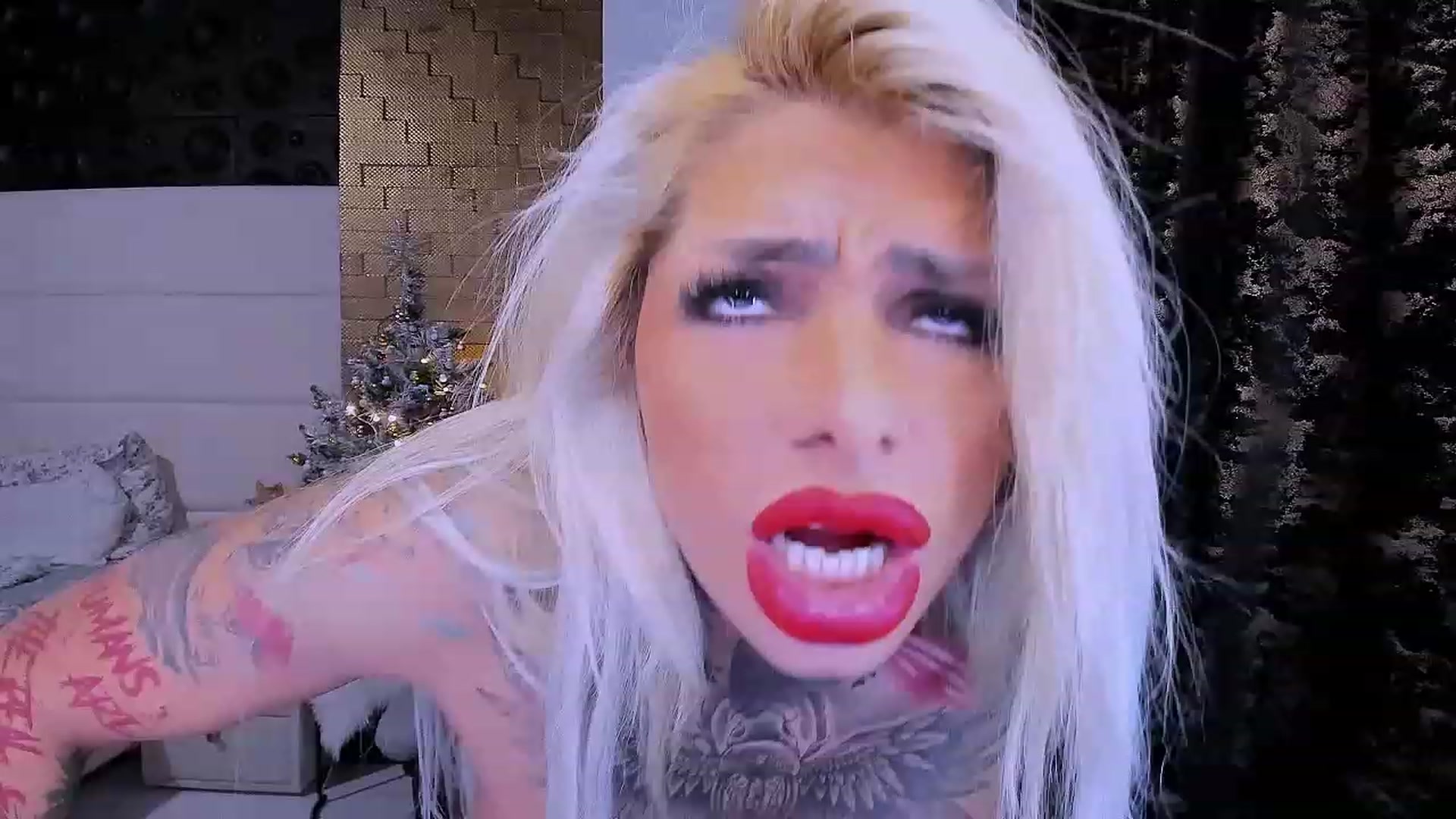 Gallery image thumbnail from BondGirl007's myfreecams stream on, 12/24/2022, 23:56 image 7 of 20