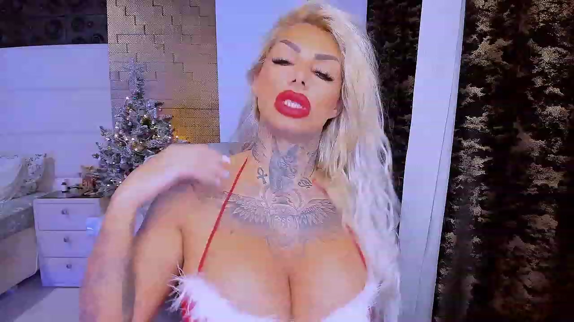 Gallery image thumbnail from BondGirl007's myfreecams stream on, 12/26/2022, 21:00 image 9 of 20