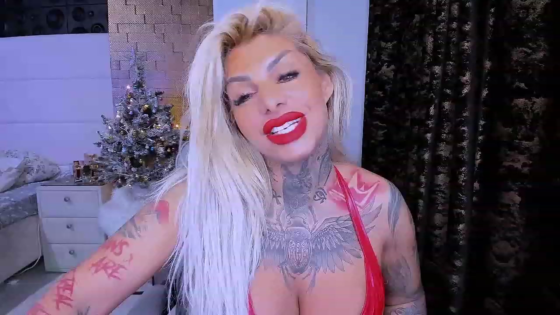 Gallery image thumbnail from BondGirl007's myfreecams stream on, 12/30/2022, 19:11 image 4 of 20