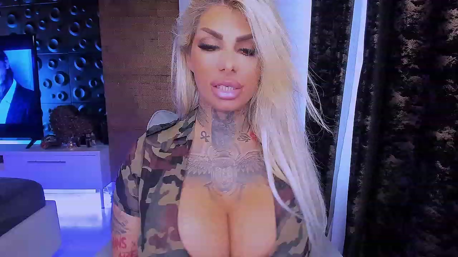 Gallery image thumbnail from BondGirl007's myfreecams stream on, 01/29/2023, 13:29 image 16 of 20