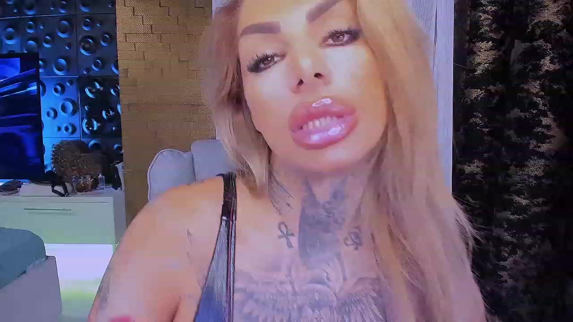 Gallery image thumbnail from BondGirl007's myfreecams stream on, 02/12/2023, 10:52 image 5 of 20