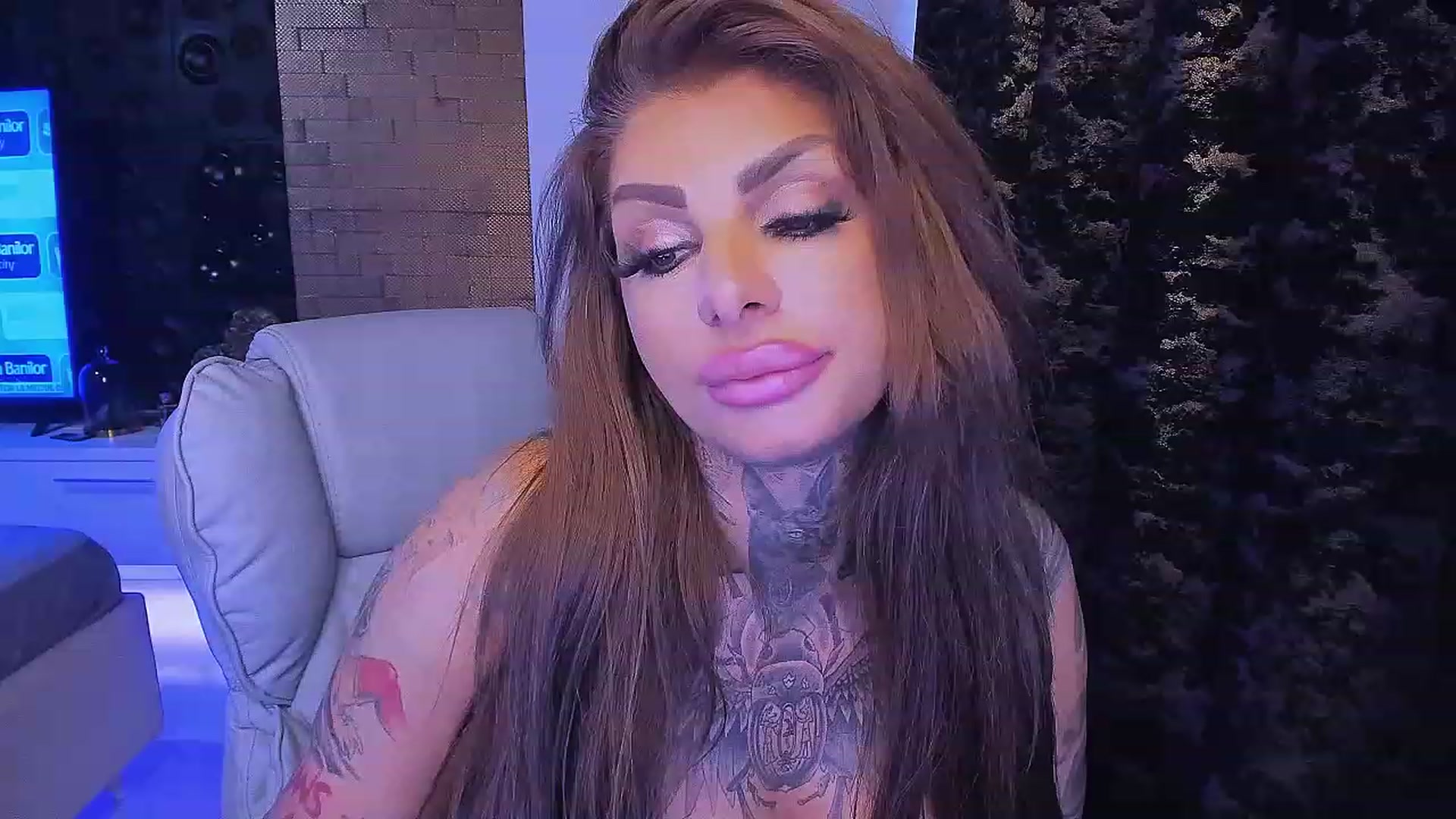 Gallery image thumbnail from BondGirl007's myfreecams stream on, 03/16/2023, 07:50 image 14 of 20