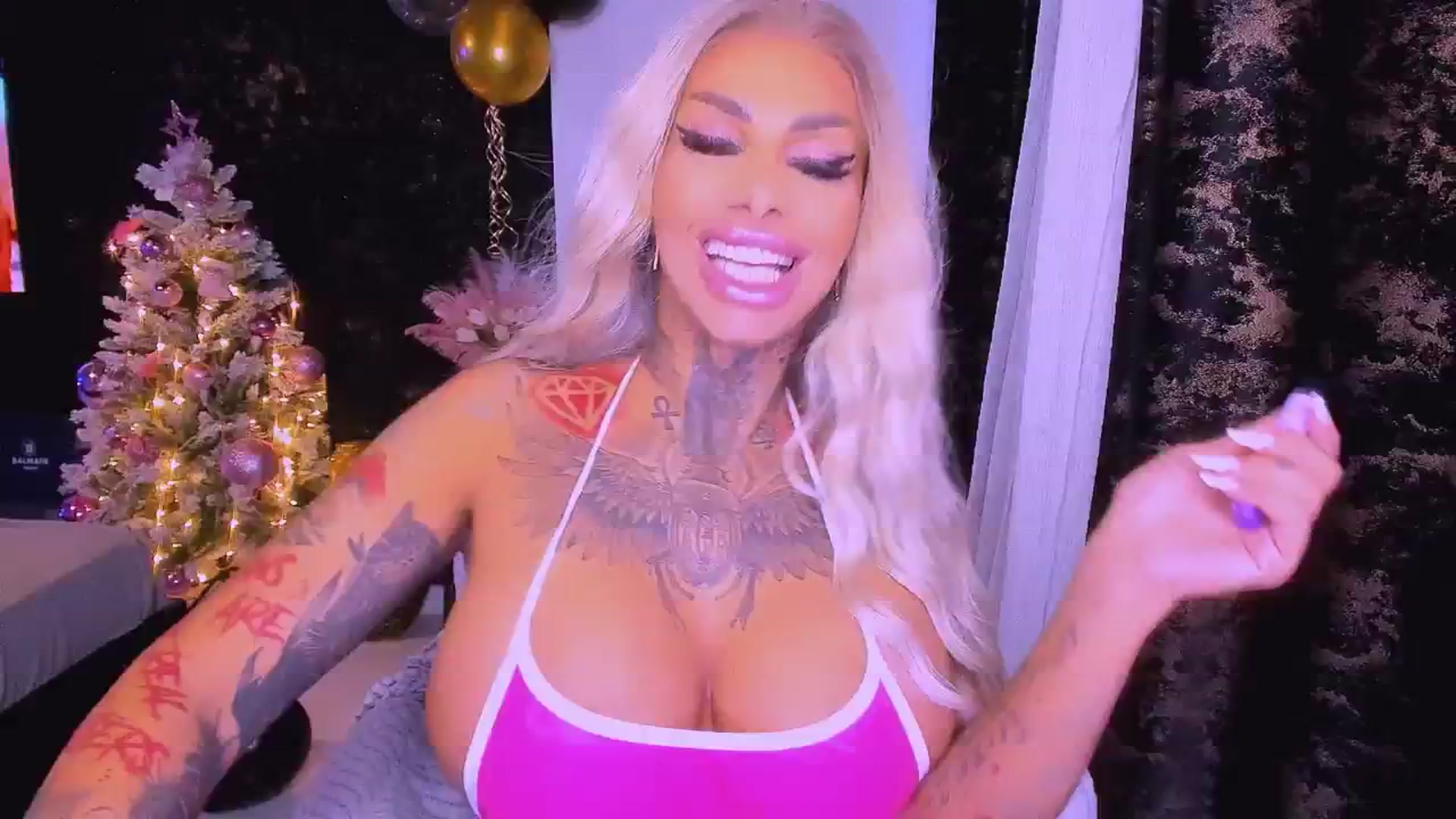 Gallery image thumbnail from BondGirl007's myfreecams stream on, 12/22/2024, 14:55 image 3 of 20