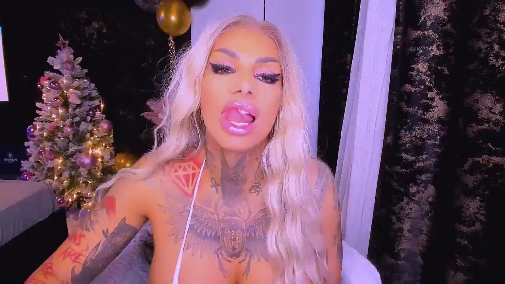 Gallery image thumbnail from BondGirl007's myfreecams stream on, 12/22/2024, 14:55 image 6 of 20