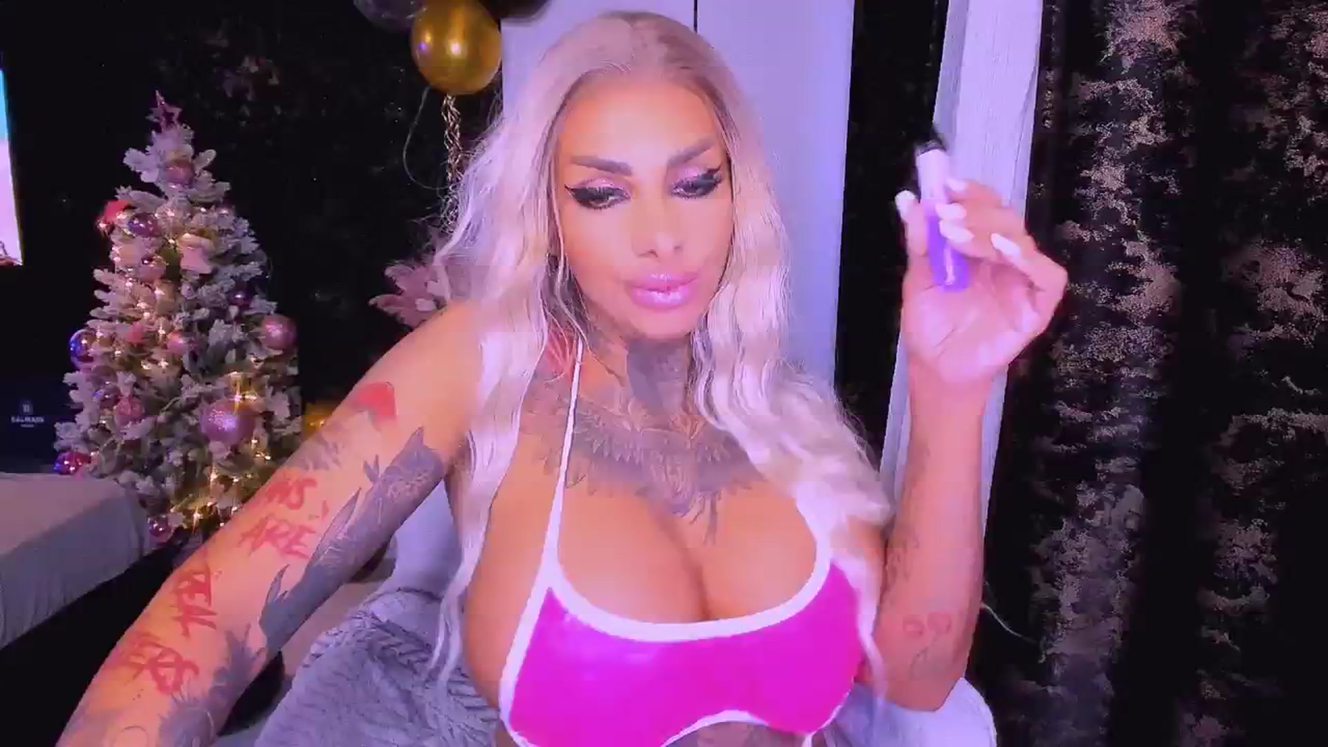 Gallery image thumbnail from BondGirl007's myfreecams stream on, 12/22/2024, 14:55 image 7 of 20