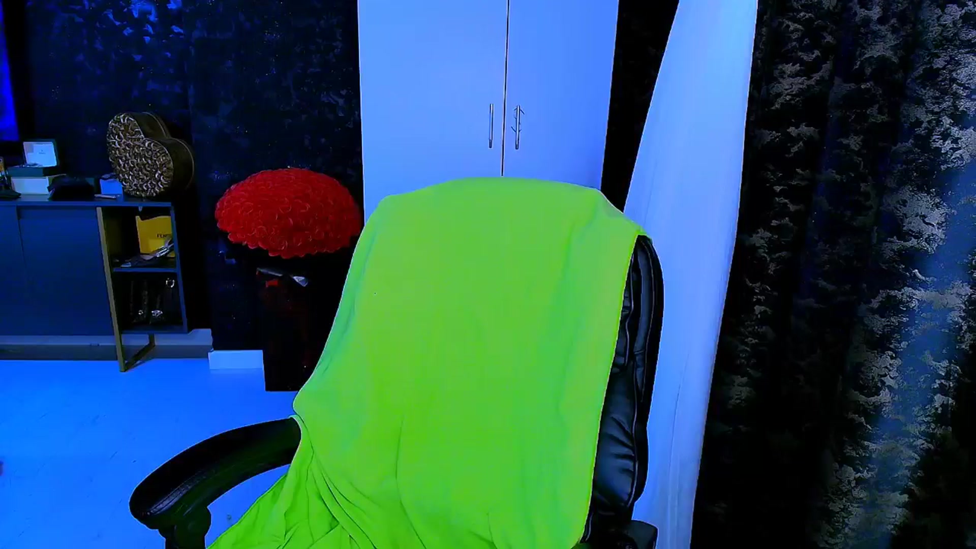 Gallery image thumbnail from BondGirl007's myfreecams stream on, 08/15/2025, 06:28 image 7 of 20