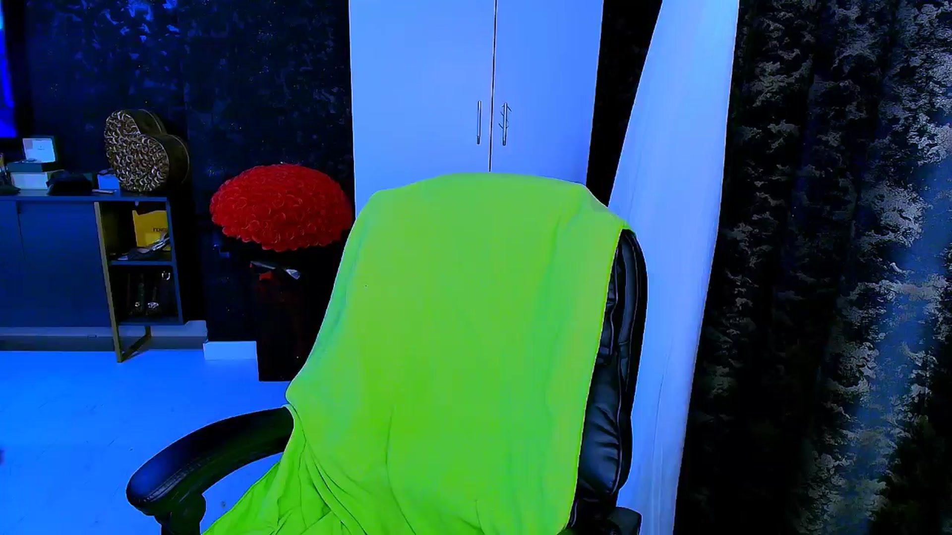 Gallery image thumbnail from BondGirl007's myfreecams stream on, 08/15/2025, 06:28 image 6 of 20