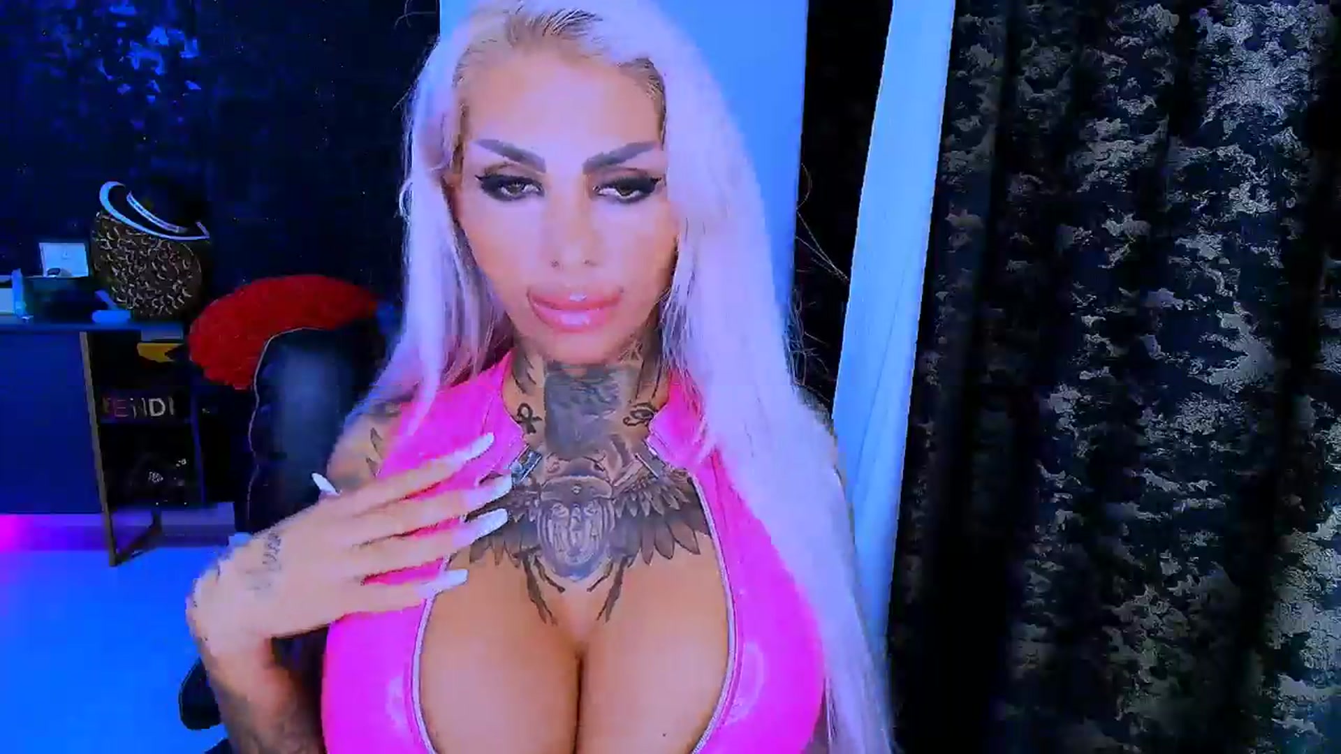 Gallery image thumbnail from BondGirl007's myfreecams stream on, 08/26/2025, 20:23 image 3 of 20