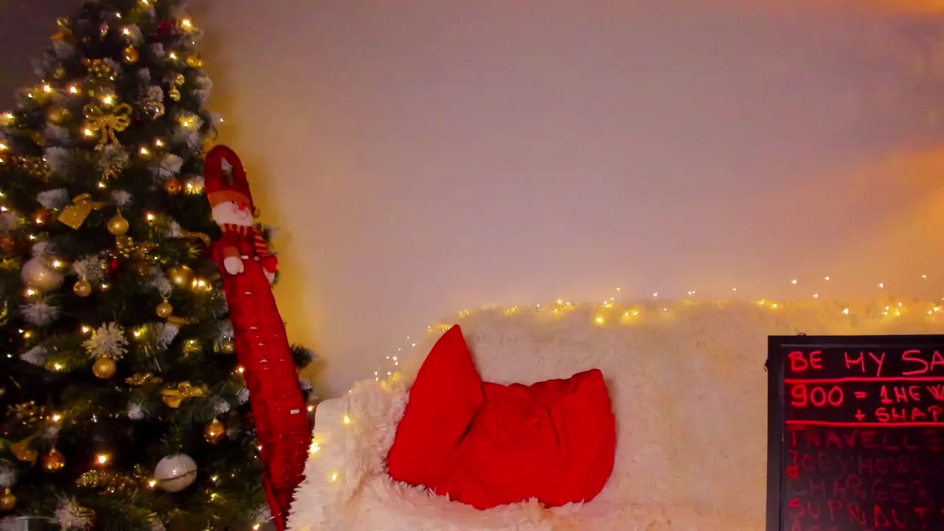 Gallery image thumbnail from BonerrrDonor's myfreecams stream on, 12/21/2022, 24:03 image 16 of 20