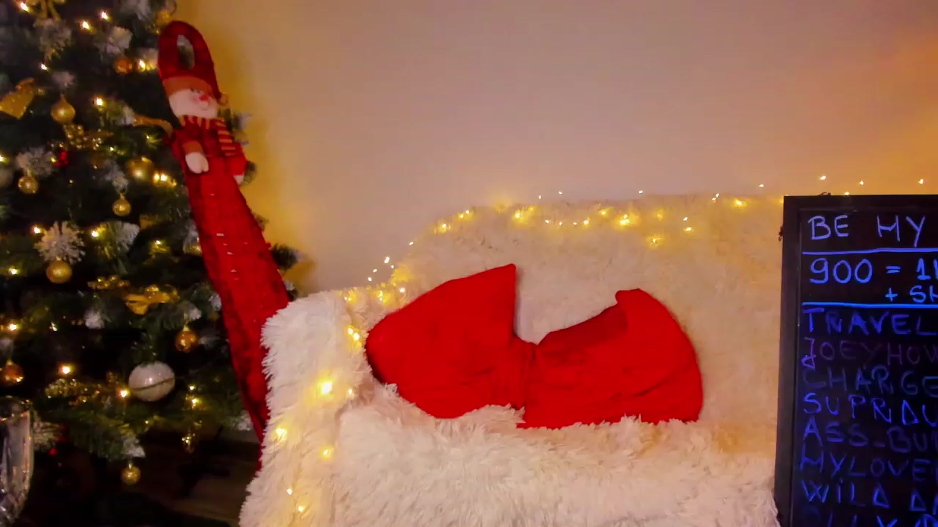 Gallery image thumbnail from BonerrrDonor's myfreecams stream on, 12/21/2022, 02:21 image 5 of 20