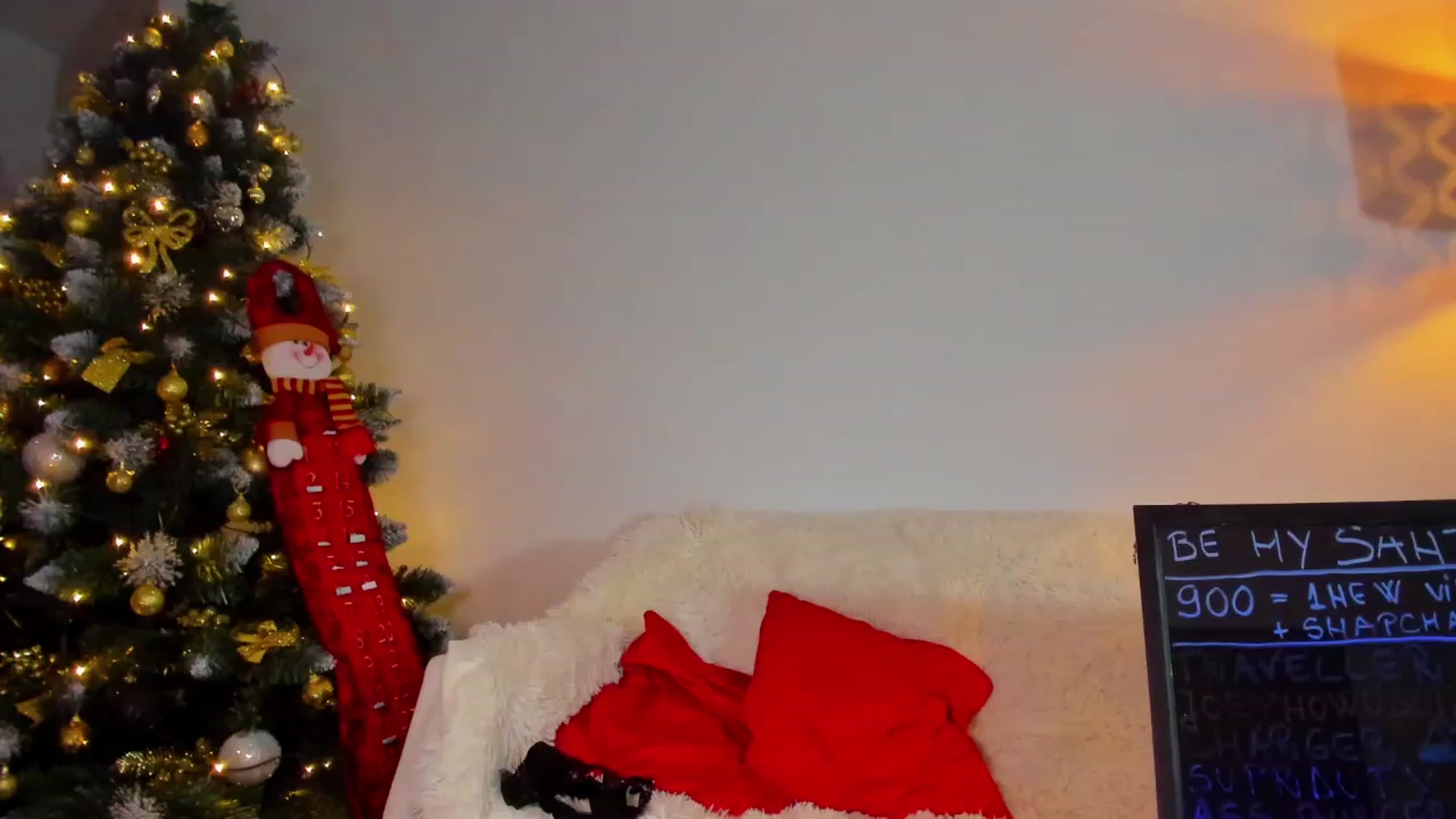 Gallery image thumbnail from BonerrrDonor's myfreecams stream on, 12/25/2022, 24:10 image 15 of 20