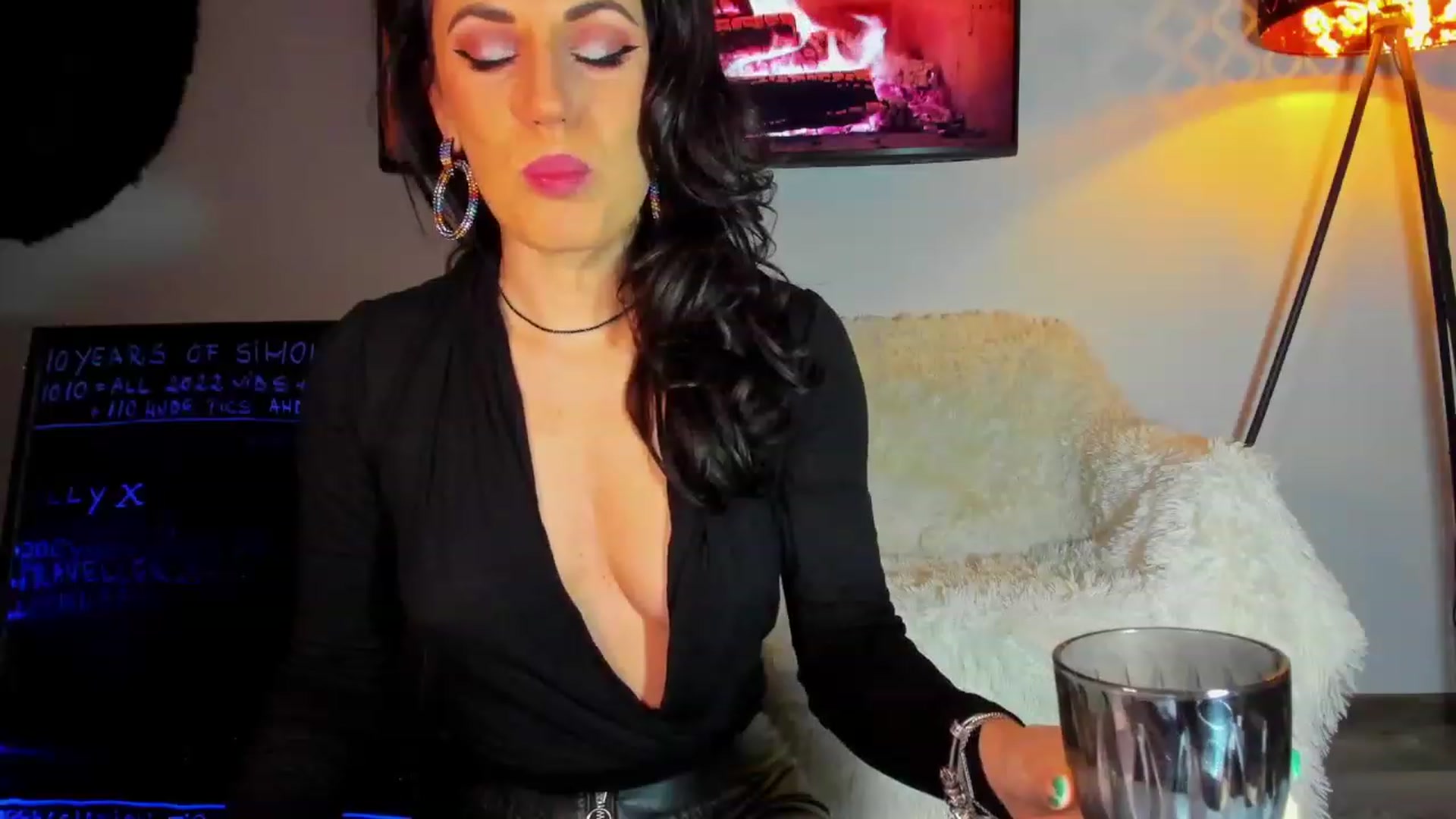 Gallery image thumbnail from BonerrrDonor's myfreecams stream on, 01/08/2023, 02:26 image 8 of 20
