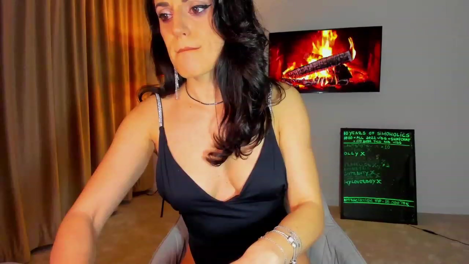 Gallery image thumbnail from BonerrrDonor's myfreecams stream on, 01/19/2023, 01:11 image 11 of 20