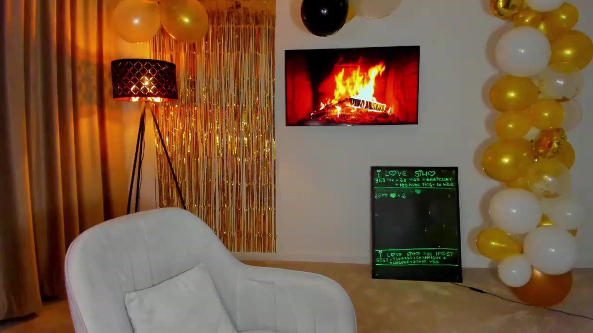 Gallery image thumbnail from BonerrrDonor's myfreecams stream on, 02/04/2023, 24:53 image 3 of 20