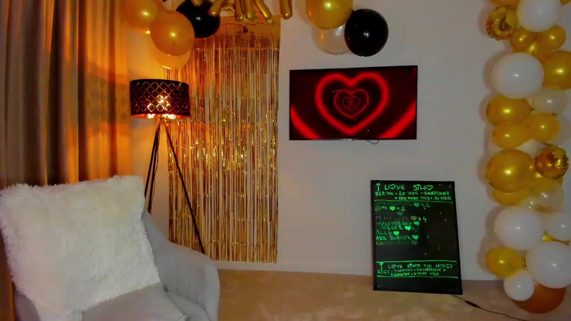 Gallery image thumbnail from BonerrrDonor's myfreecams stream on, 02/16/2023, 24:06 image 12 of 20