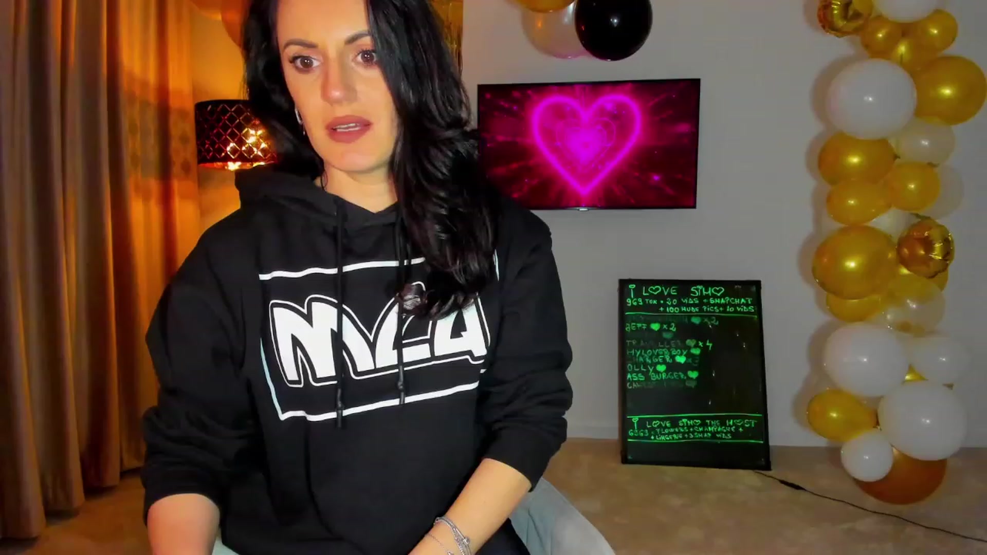 Gallery image thumbnail from BonerrrDonor's myfreecams stream on, 02/18/2023, 24:08 image 18 of 20
