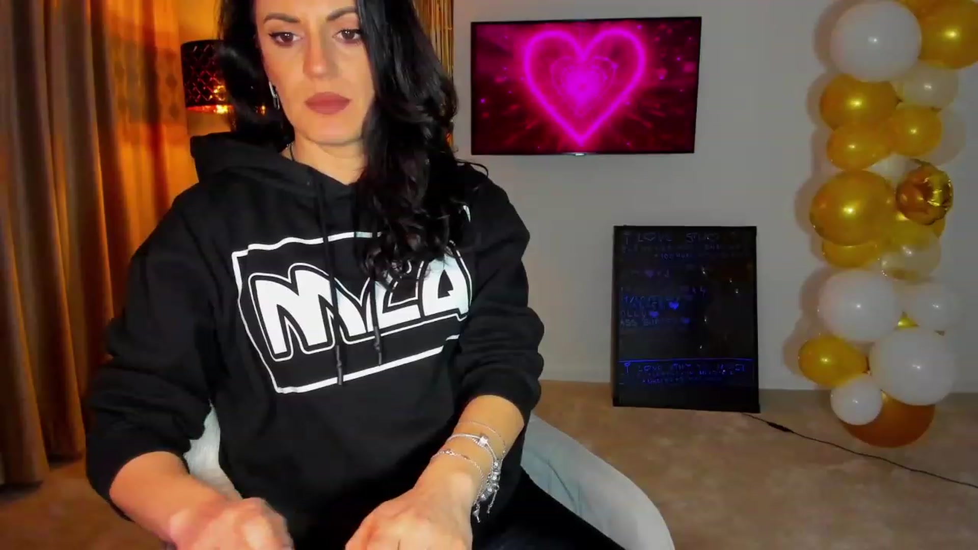 Gallery image thumbnail from BonerrrDonor's myfreecams stream on, 02/18/2023, 24:08 image 12 of 20