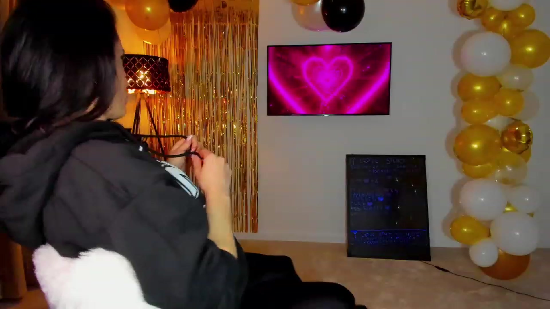 Gallery image thumbnail from BonerrrDonor's myfreecams stream on, 02/18/2023, 24:08 image 10 of 20