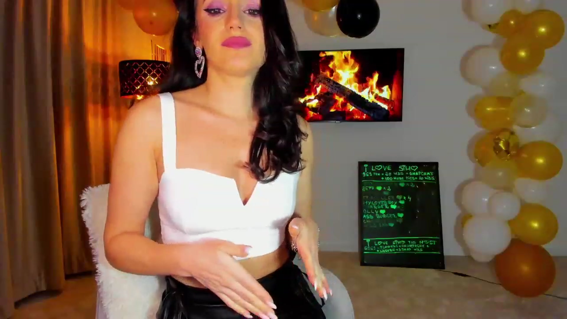Gallery image thumbnail from BonerrrDonor's myfreecams stream on, 02/19/2023, 23:03 image 15 of 20