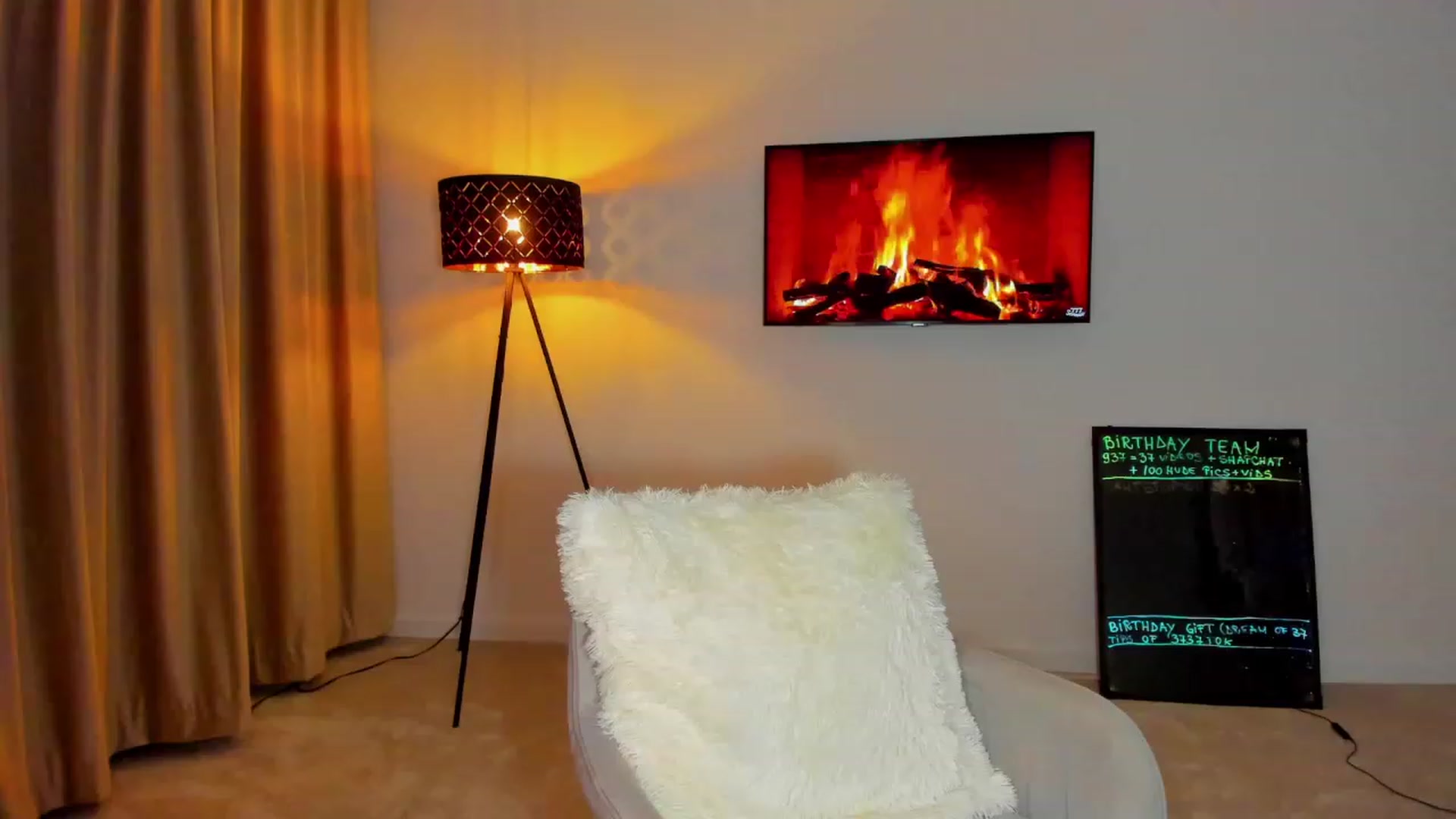 Gallery image thumbnail from BonerrrDonor's myfreecams stream on, 03/02/2023, 24:01 image 11 of 20