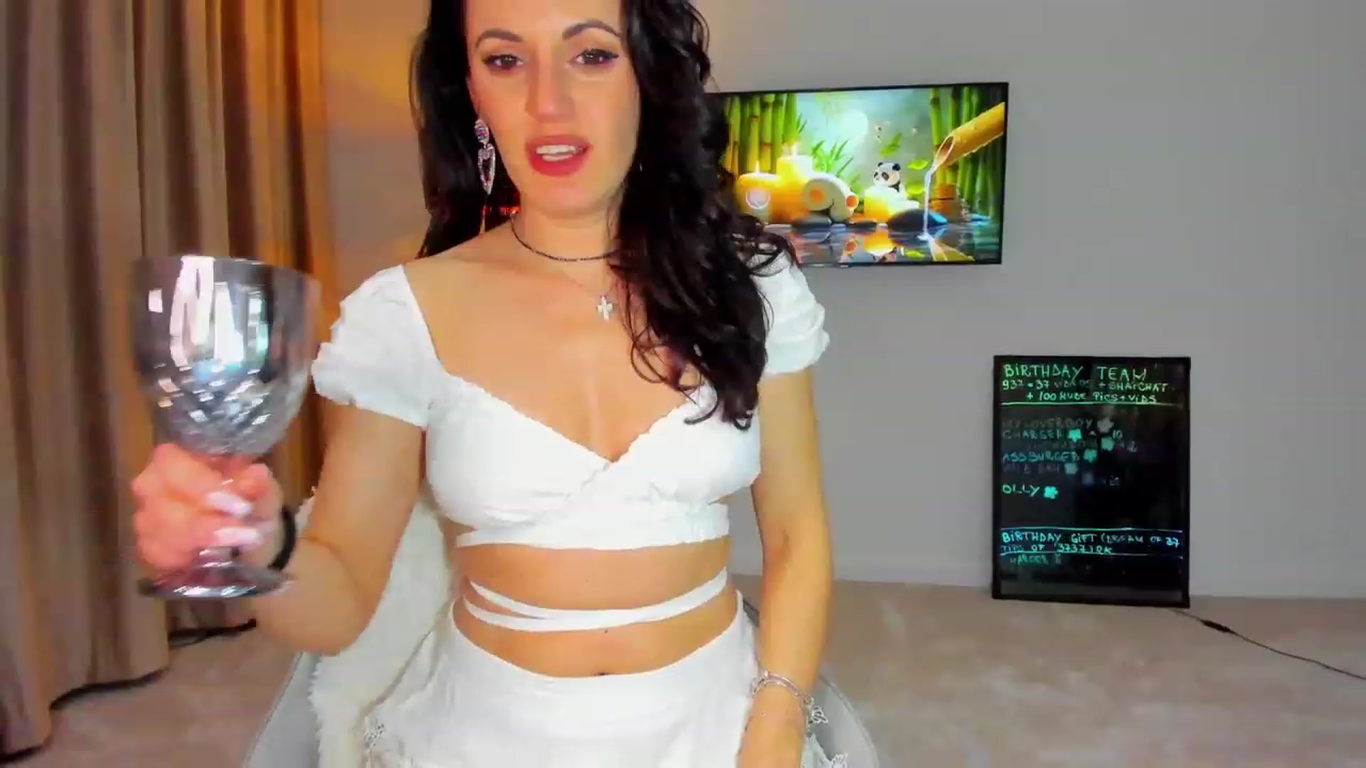 Gallery image thumbnail from BonerrrDonor's myfreecams stream on, 03/12/2023, 02:41 image 14 of 20