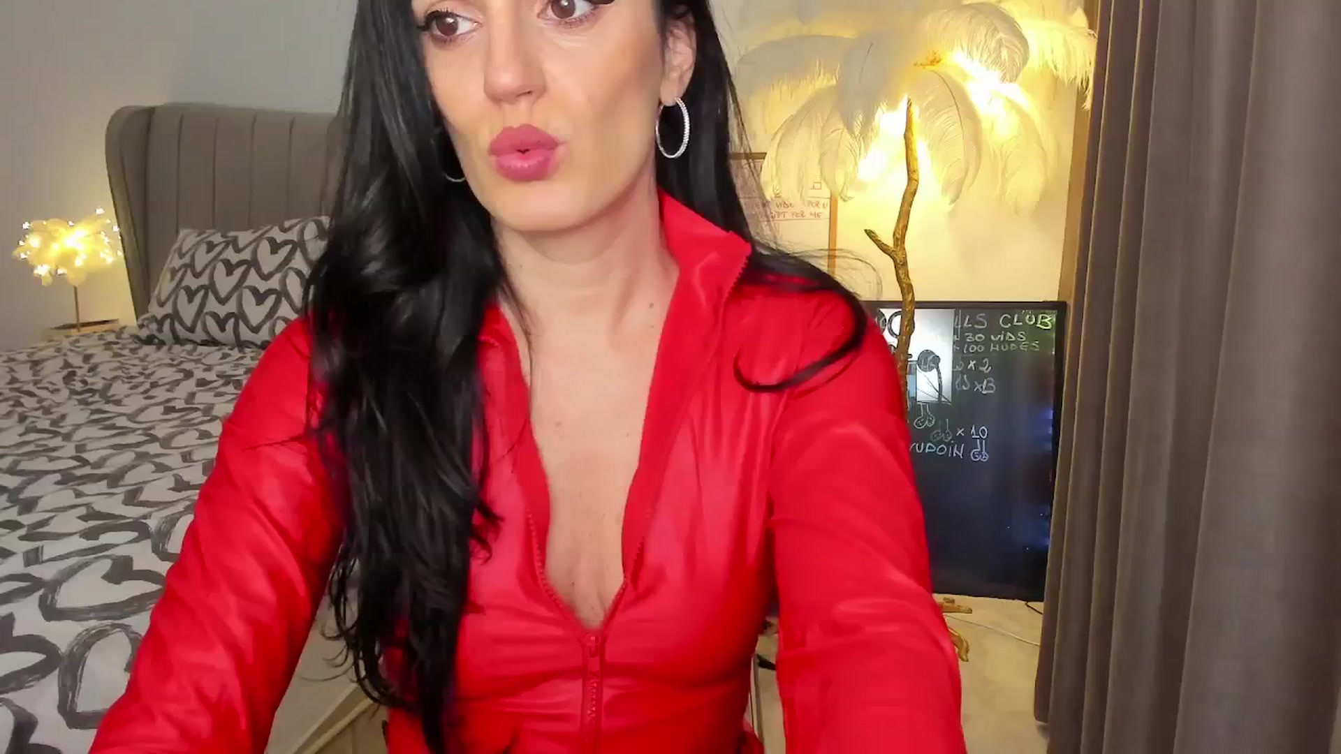 Gallery image thumbnail from BonerrrDonor's myfreecams stream on, 12/27/2024, 24:20 image 13 of 20