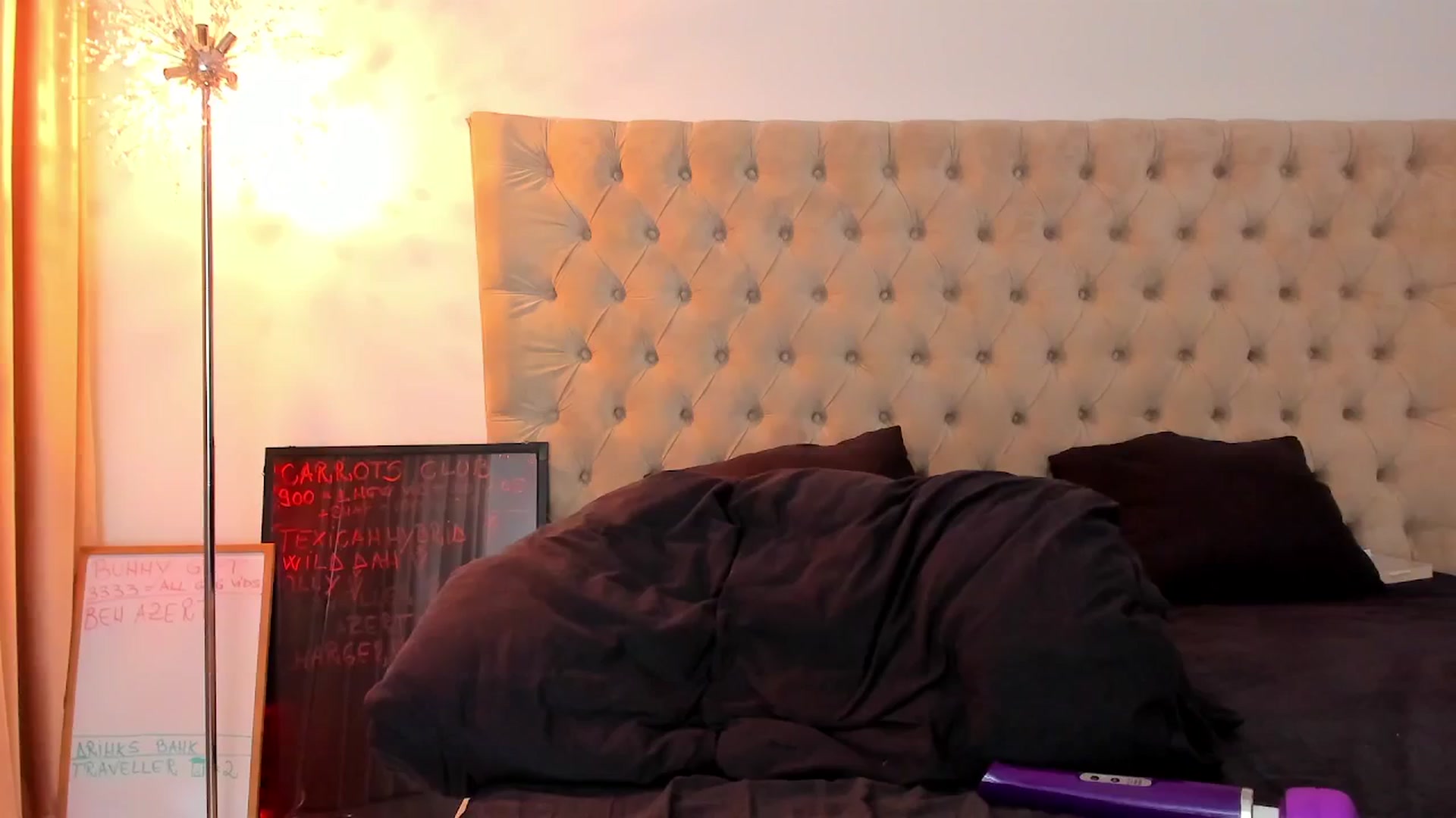Gallery image thumbnail from BonerrrDonor's myfreecams stream on, 04/19/2025, 23:32 image 15 of 20