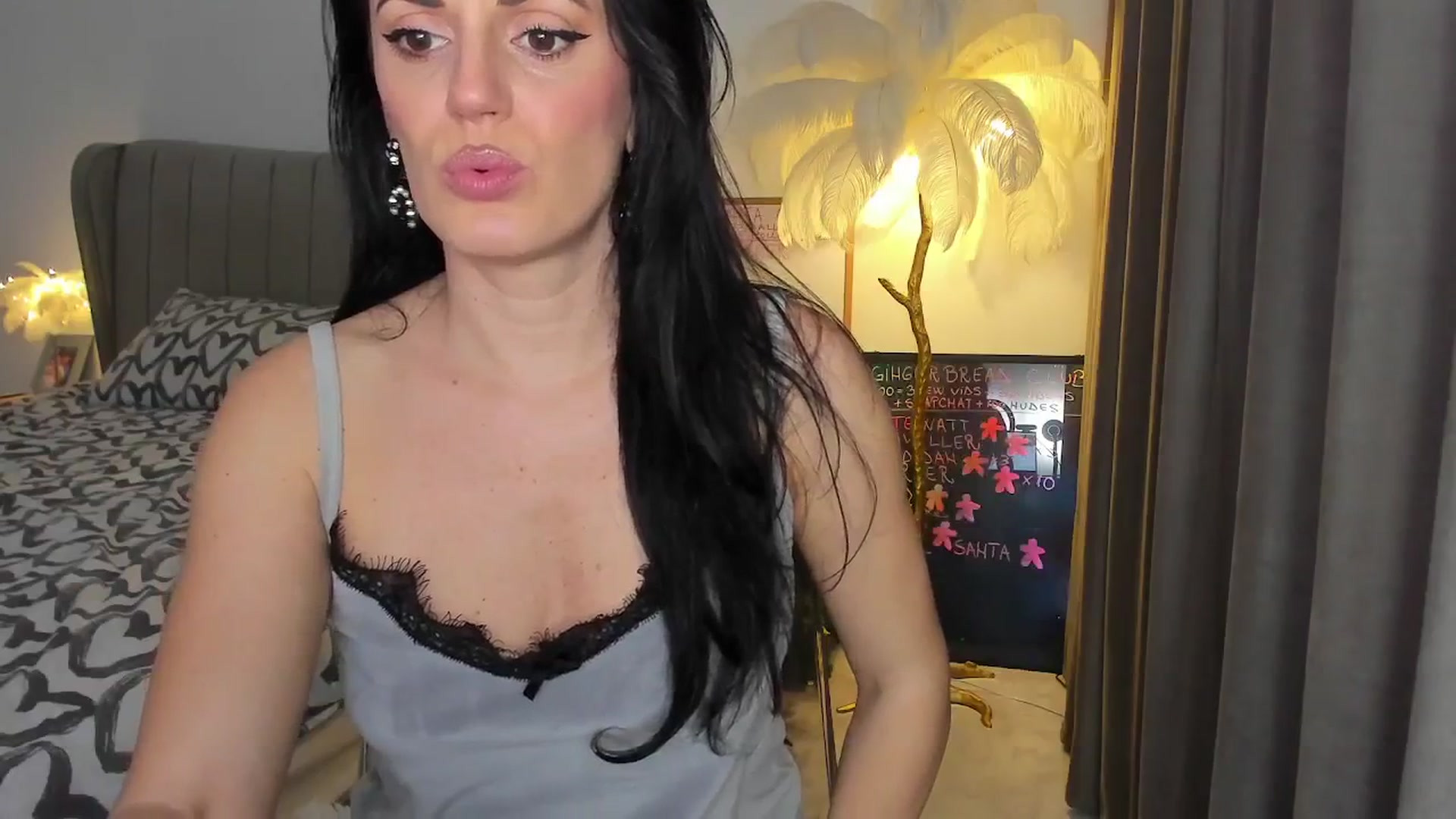 Gallery image thumbnail from BonerrrDonor's myfreecams stream on, 12/22/2025, 24:40 image 11 of 20
