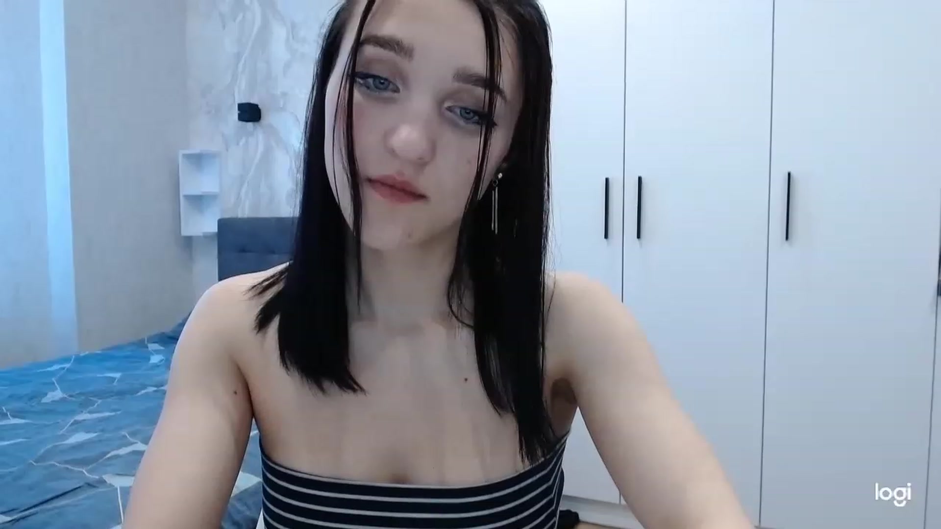 Gallery image thumbnail from Boniiii's myfreecams stream on, 03/12/2023, 14:01 image 8 of 20