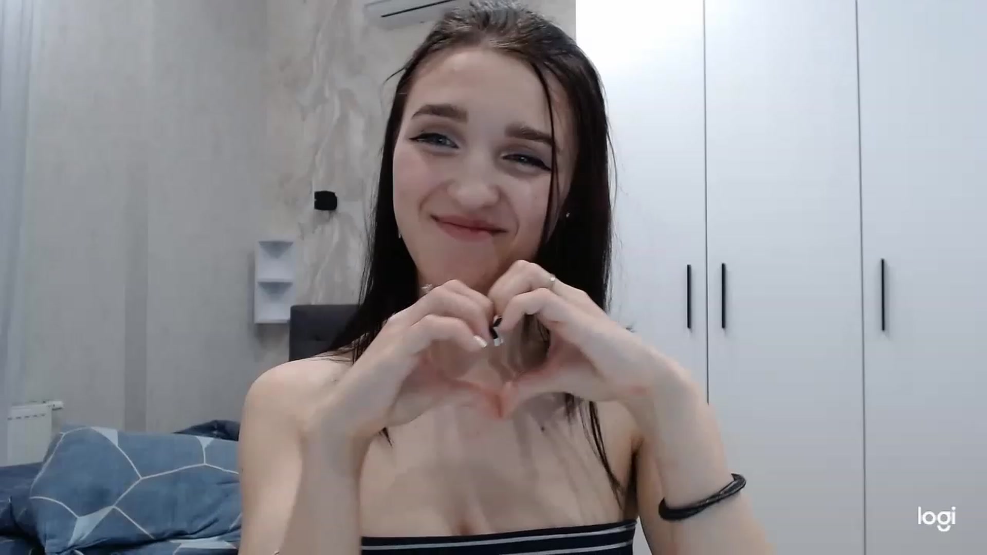 Gallery image thumbnail from Boniiii's myfreecams stream on, 03/12/2023, 17:43 image 1 of 20